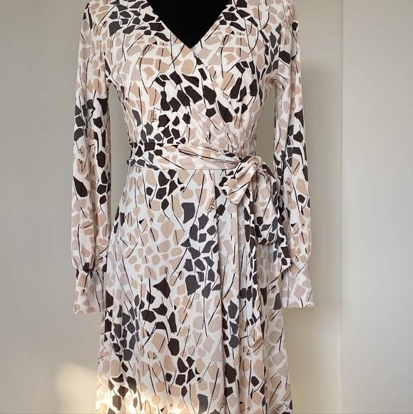 🏵️💚 RICHARD ALLAN x H&M Crêped Wrapped Front Dress - Picture 3 of 12